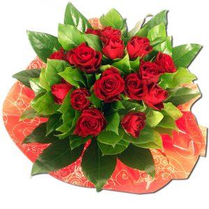 Capri Bouquet composé de roses rouges avec feuillage.  Fleurs Saint Valentin