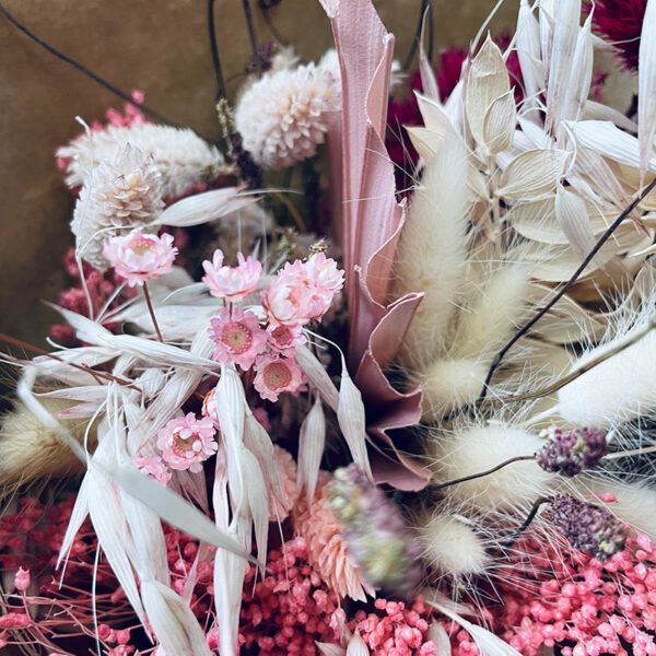 bouquet de fleurs séchées rose pâle