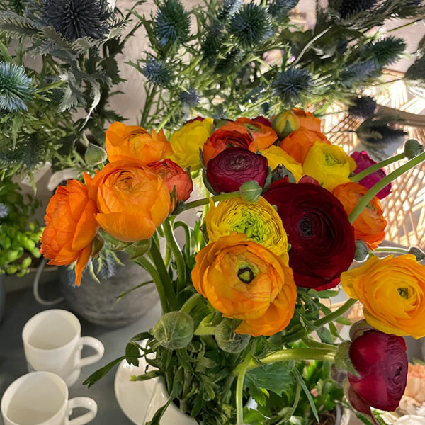 renoncules bouquet chaleureux du printemps à livrer en France