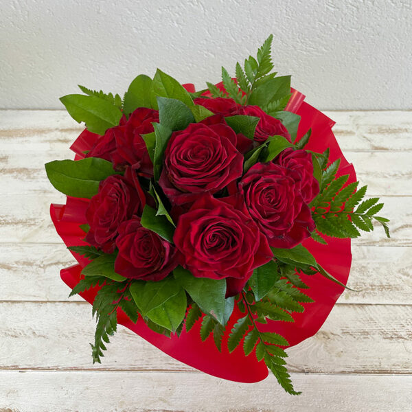 roses rouges en bouquet bulle d'eau