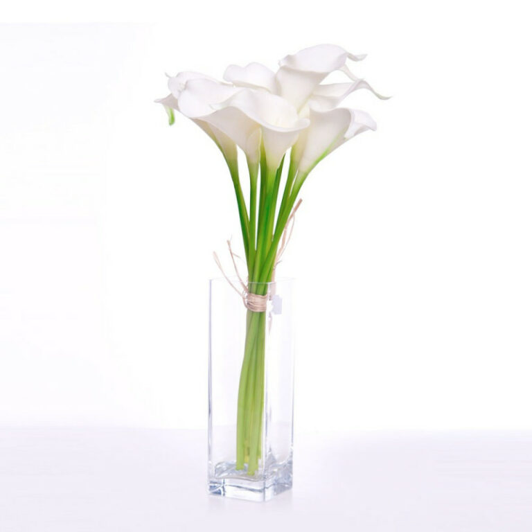 bouquet d'arums blancs