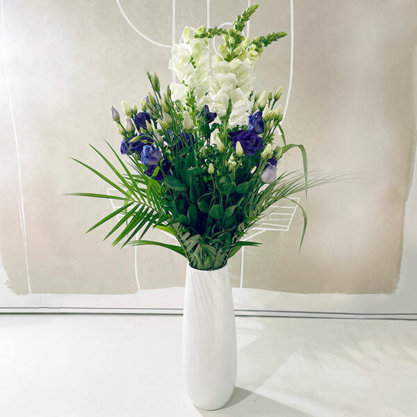 fleurs d'hirondelle bouquet en hauteur livraison à Pâques